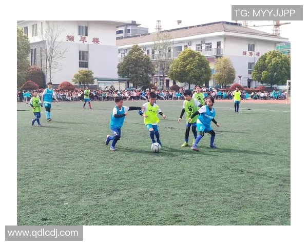 足球秀幼儿快乐成长之路培养孩子的团队精神与运动能力